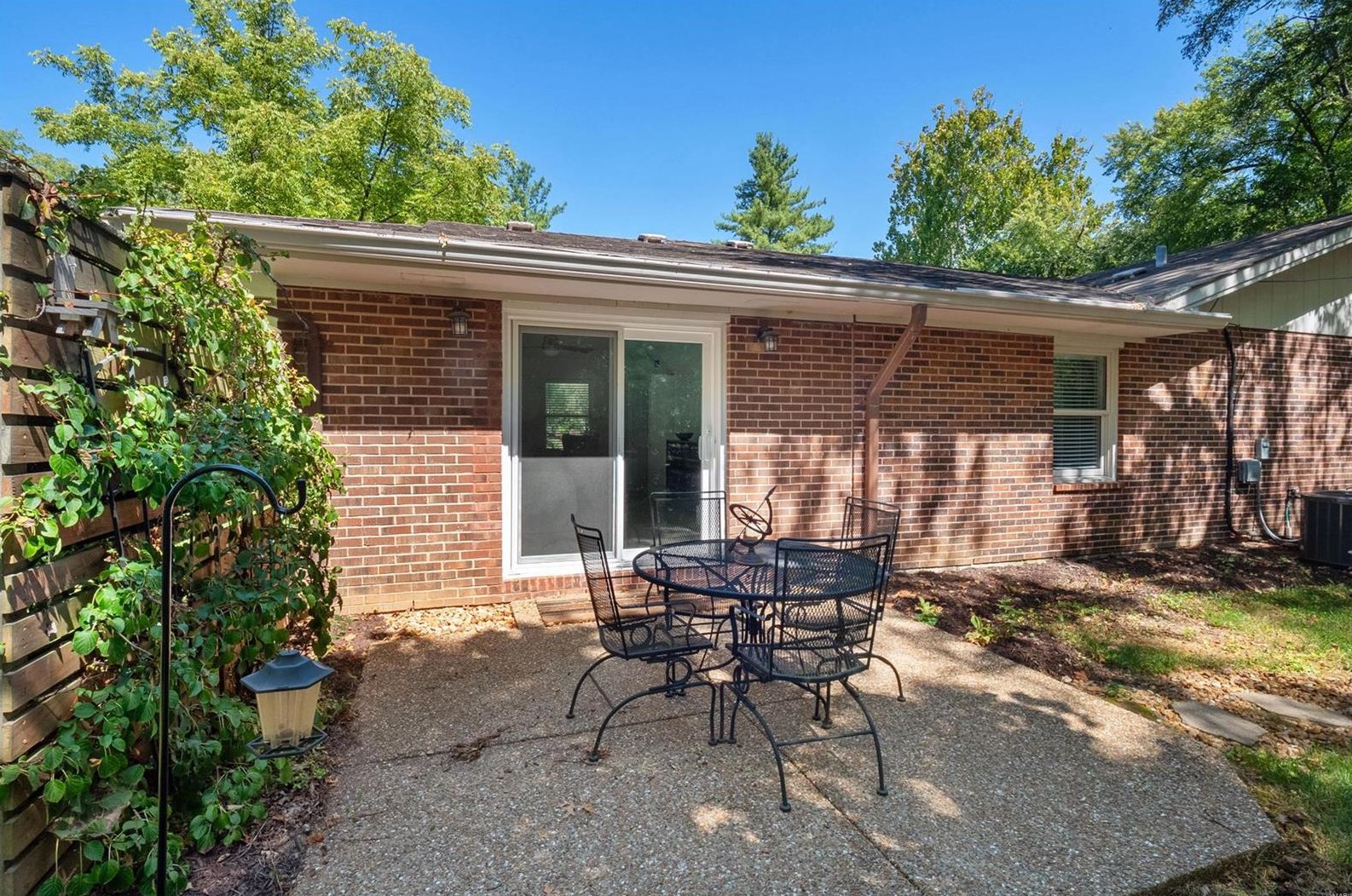 10212 Clayton Rd, Saint Louis MO 63117-1808 exterior