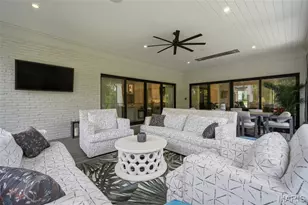 4 Warridge Dr, Ladue, MO 63124 - Photo 25