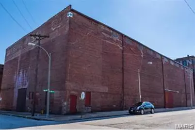1100 S 6th Street, Saint Louis, MO 63104 - Photo 1