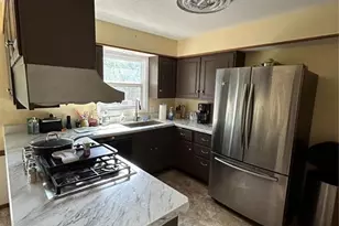 5810 Flaming Leaf Ct, Saint Louis, MO 63129 - Photo 11