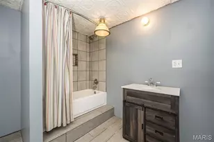 235 Quindaro Dr, Florissant, MO 63034 - Photo 45