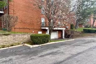 10367 Oxford Hill Dr, Saint Louis, MO 63146 - Photo 17