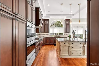 295 Meadowbrook Country Club Est, Ballwin, MO 63011 - Photo 15