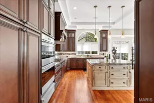 295 Meadowbrook Country Club Est, Ballwin, MO 63011 - Photo 15