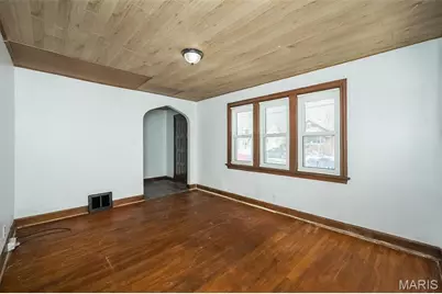 10071 Diamond Drive, Saint Louis, MO 63137 - Photo 9