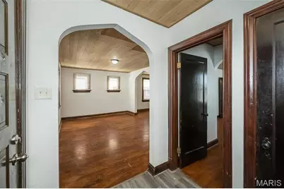 10071 Diamond Drive, Saint Louis, MO 63137 - Photo 3