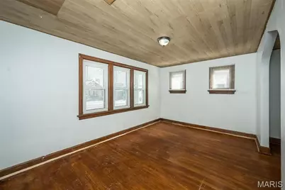 10071 Diamond Drive, Saint Louis, MO 63137 - Photo 7