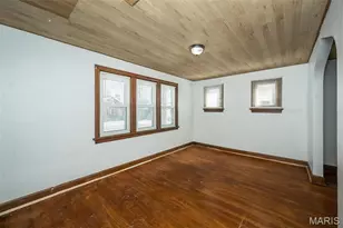 10071 Diamond Dr, Saint Louis, MO 63137 - Photo 7