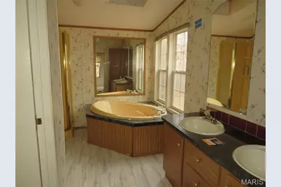 5975 Jakes Prairie Road, Cuba, MO 65453 - Photo 13