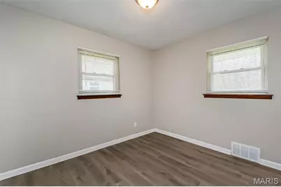 422 Northridge Drive, Saint Louis, MO 63137 - Photo 9