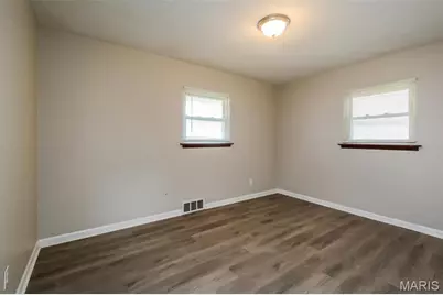 422 Northridge Drive, Saint Louis, MO 63137 - Photo 13
