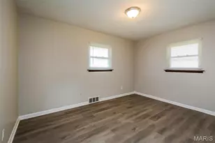 422 Northridge Dr, Saint Louis, MO 63137 - Photo 13