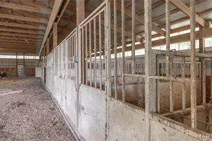 24265 Vinyard Rd, Cuba, MO 65453 - Photo 37