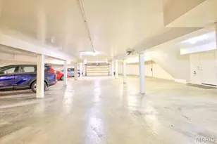 13515 Coliseum Dr, Chesterfield, MO 63017 - Photo 25