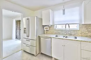 13515 Coliseum Dr, Chesterfield, MO 63017 - Photo 11