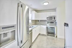 13515 Coliseum Dr, Chesterfield, MO 63017 - Photo 11