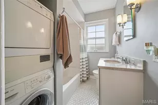 921 S Hanley Rd, Clayton, MO 63105 - Photo 15