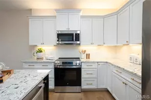 190 Santa Elena Dr, Wentzville, MO 63385 - Photo 7