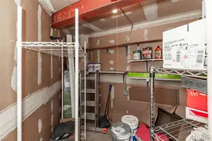 13555 Coliseum Dr, Chesterfield, MO 63017 - Photo 25