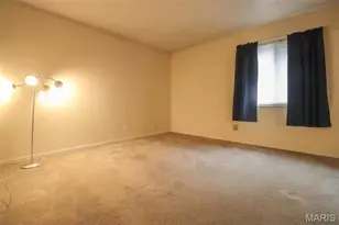 2781 Blackforest Dr, Saint Louis, MO 63129 - Photo 9