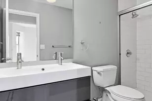 422 Lake Ave, Saint Louis, MO 63108 - Photo 19