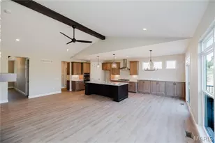 5333 Tesson Ct, Saint Louis, MO 63128 - Photo 9