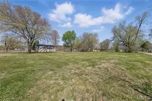 908 Railroad Ave, Foley, MO 63347 - Photo 33