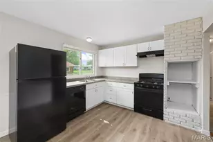 1455 Burnside Ct, Florissant, MO 63031 - Photo 13