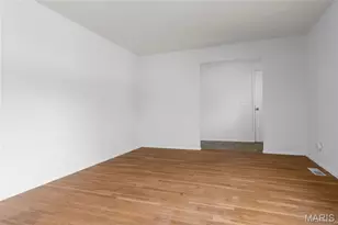 1455 Burnside Ct, Florissant, MO 63031 - Photo 9