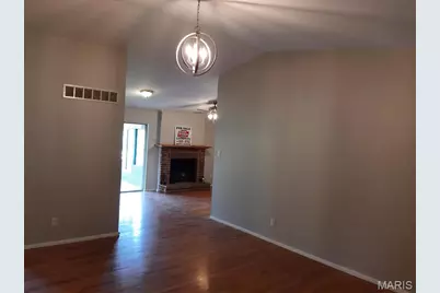 574 Coach Light Lane, Hazelwood, MO 63042 - Photo 5