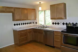 574 Coach Light Ln, Hazelwood, MO 63042 - Photo 7