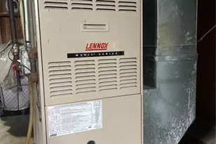 7401 Pleaseway Dr, Saint Louis, MO 63136 - Photo 13