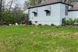 7401 Pleaseway Dr, Saint Louis, MO 63136 - Photo 17