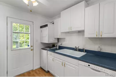 9106 W Swan Circle, Saint Louis, MO 63144 - Photo 11