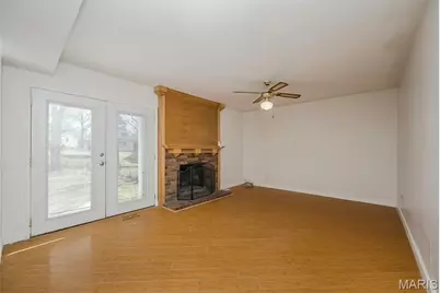 12050 Maidstone Court, Florissant, MO 63033 - Photo 9