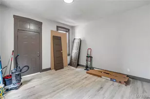 214 W Steins, Saint Louis, MO 63111 - Photo 3