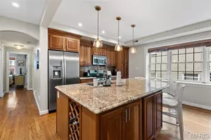 7520 Buckingham Dr, Saint Louis, MO 63105 - Photo 7