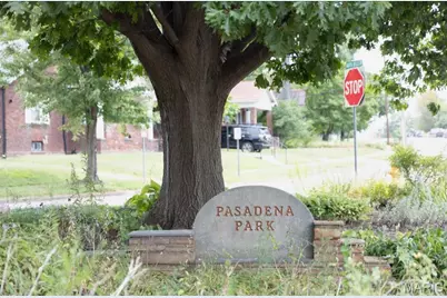 40 Sunset Court, Pasadena Park, MO 63121 - Photo 5