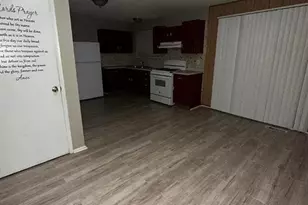 10214 Castle Dr, Saint Louis, MO 63136 - Photo 3