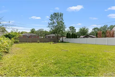 8364 Fullerton Avenue, University City, MO 63132 - Photo 13