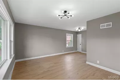 8364 Fullerton Avenue, University City, MO 63132 - Photo 3