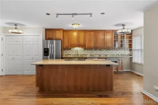 5108 Kennerly Pl Dr, Saint Louis, MO 63128 - Photo 9