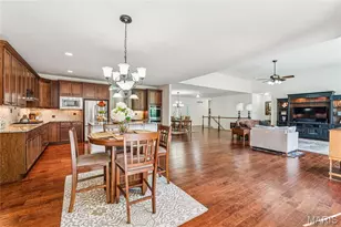 409 Griffith Ln, Chesterfield, MO 63005 - Photo 11