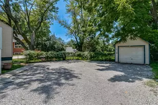 1375 S New Florissant Rd, Florissant, MO 63031 - Photo 21