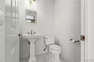 319 Carlyle Lake Dr, Creve Coeur, MO 63141 - Photo 13