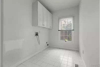 319 Carlyle Lake Drive, Creve Coeur, MO 63141 - Photo 21