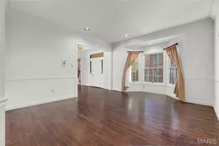 319 Carlyle Lake Dr, Creve Coeur, MO 63141 - Photo 5