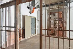 304 N Broadway, Saint Louis, MO 63102 - Photo 3