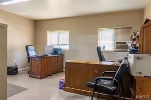 960 Hwy B, Elsberry, MO 63343 - Photo 7