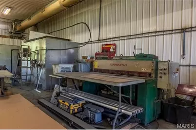 960 Highway B, Elsberry, MO 63343 - Photo 15